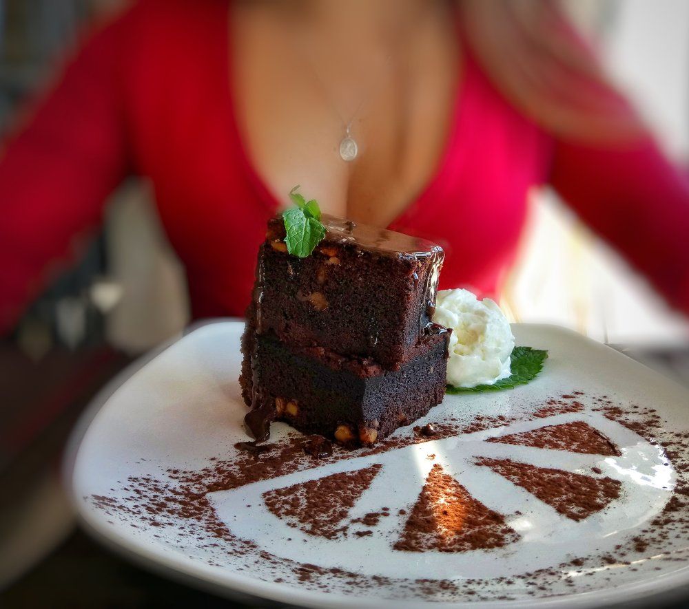 ⚜️Шоколад — это не заменитель любви. Любовь — это заменитель шоколада.