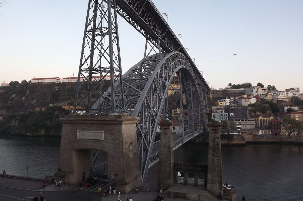 Порту. Двухуровневый мост.