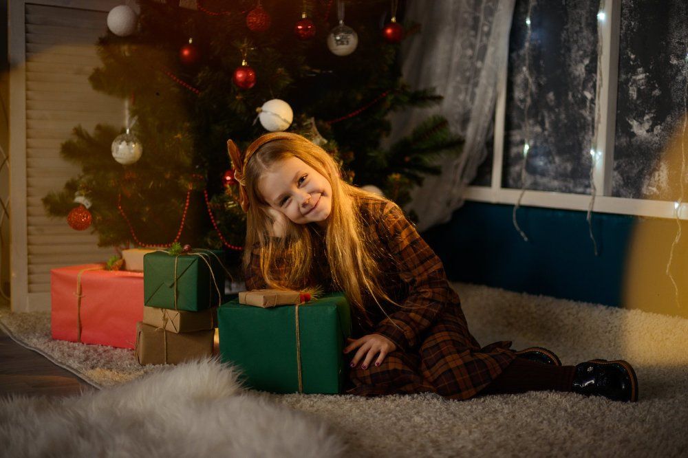 Под елочкой