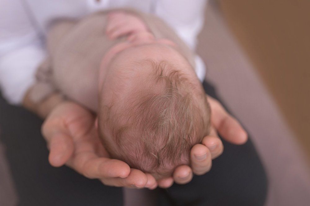 В надёжных папиных руках