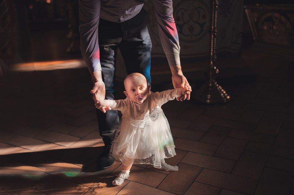 Папины руки самые крепкие!