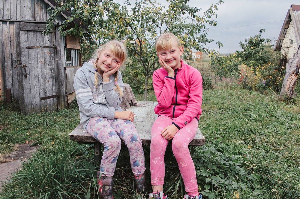 Две сестрички - две подружки