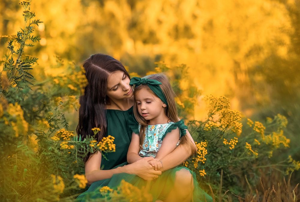 Среди цветов