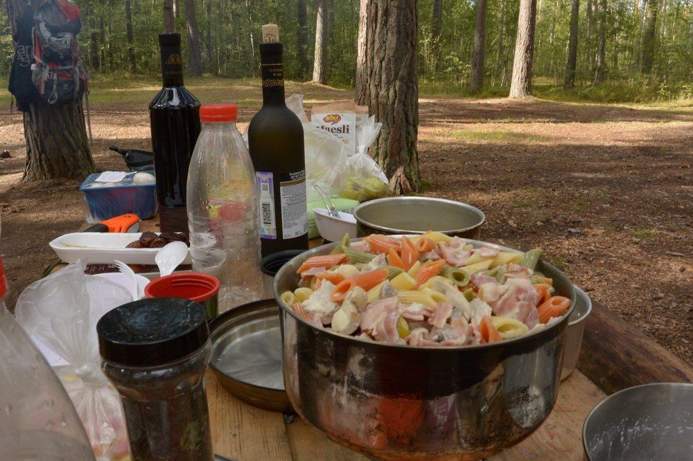 Импровизация в походных условиях.Вино дышит.