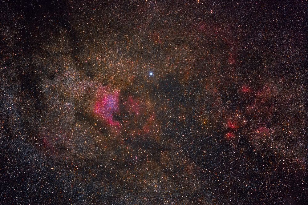 Участок Млечного Пути в созвездии Лебедь.