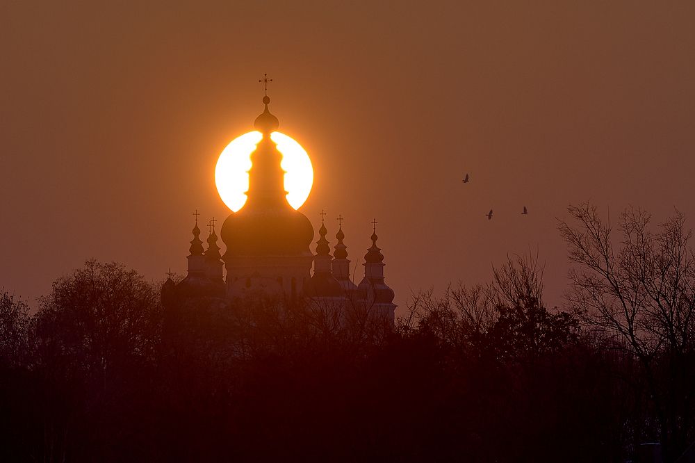 Закат за Троицким собором