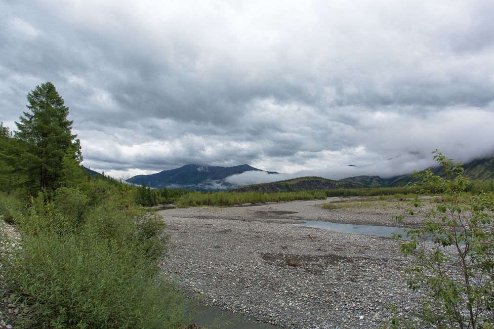 Облемевшая горная речка.