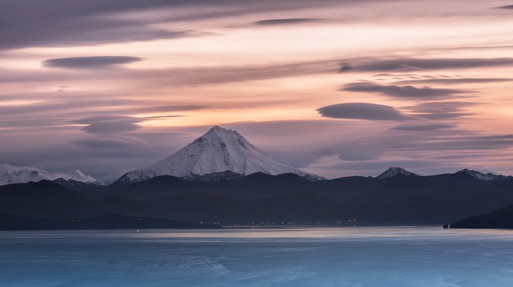 Вулкан Вилючинский (2175 метров) на Камчатке.
