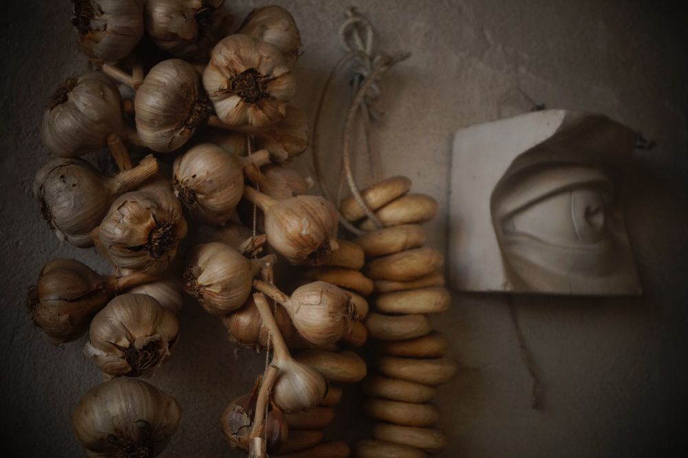 Чеснок. Сушки. Глаз.
