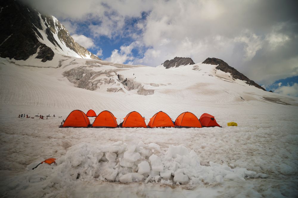 Лагерь альпинистов