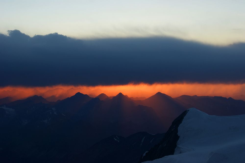 Закат на высоте 4500 м. Гора Западная Белуха.