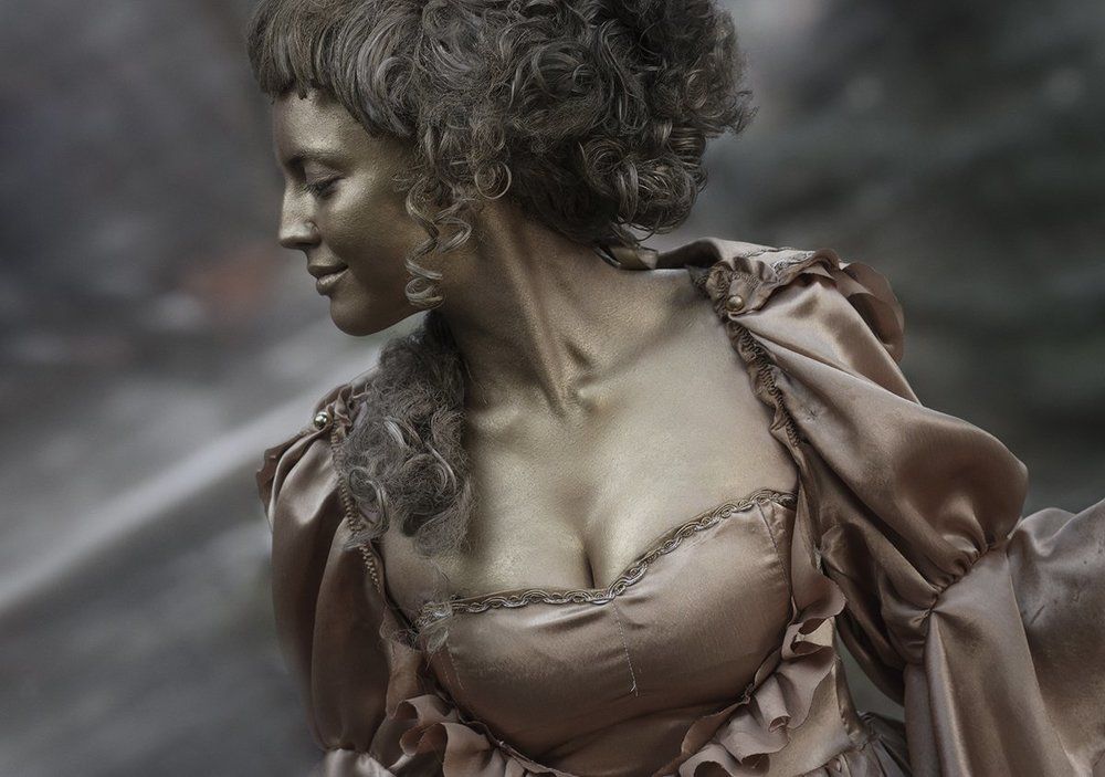 Бронзовый силуэт