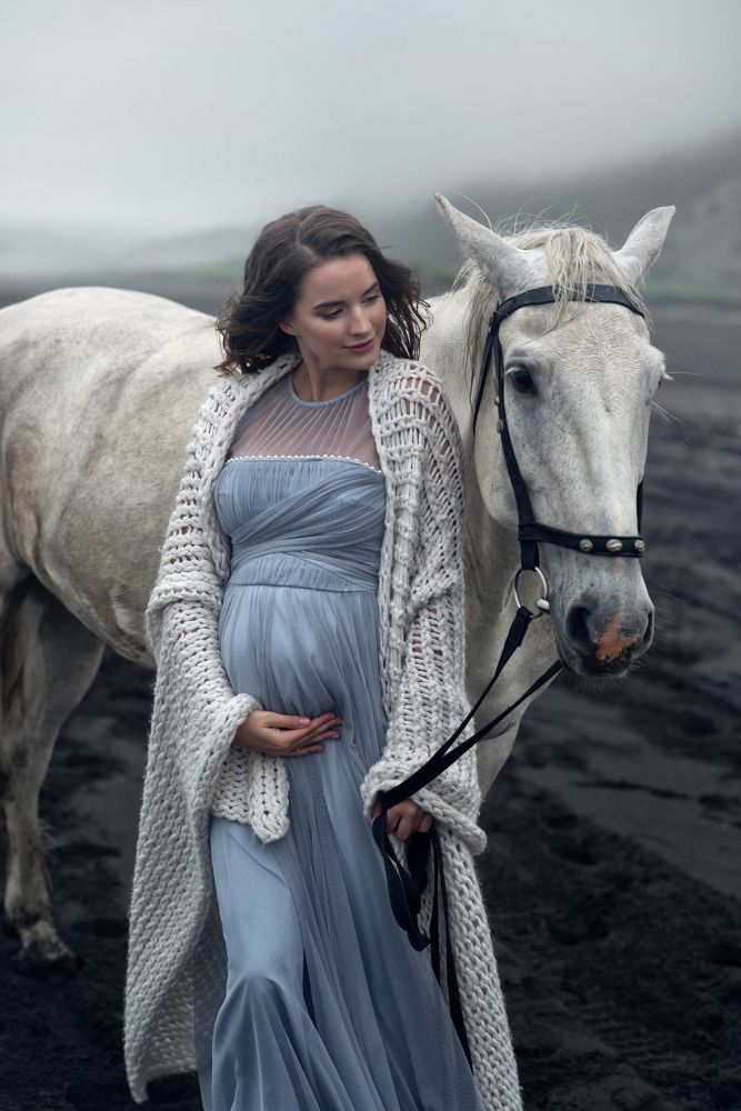 девушка и лошадь