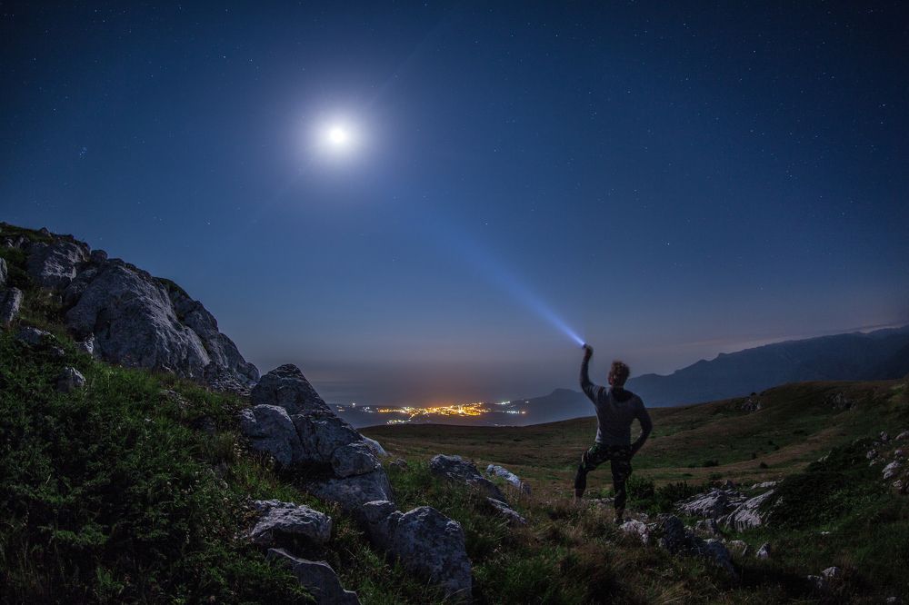 Свет в бесконечность