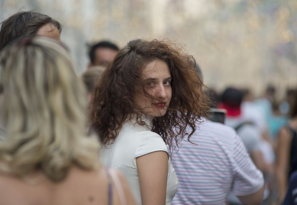 В уличной суете