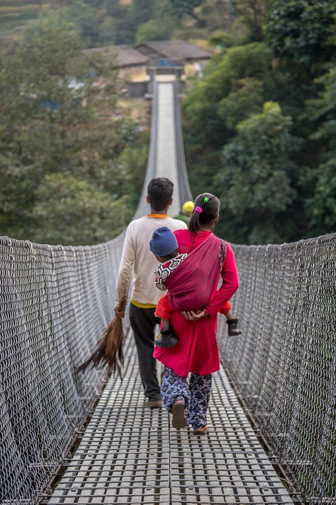 Сложен путь отца)