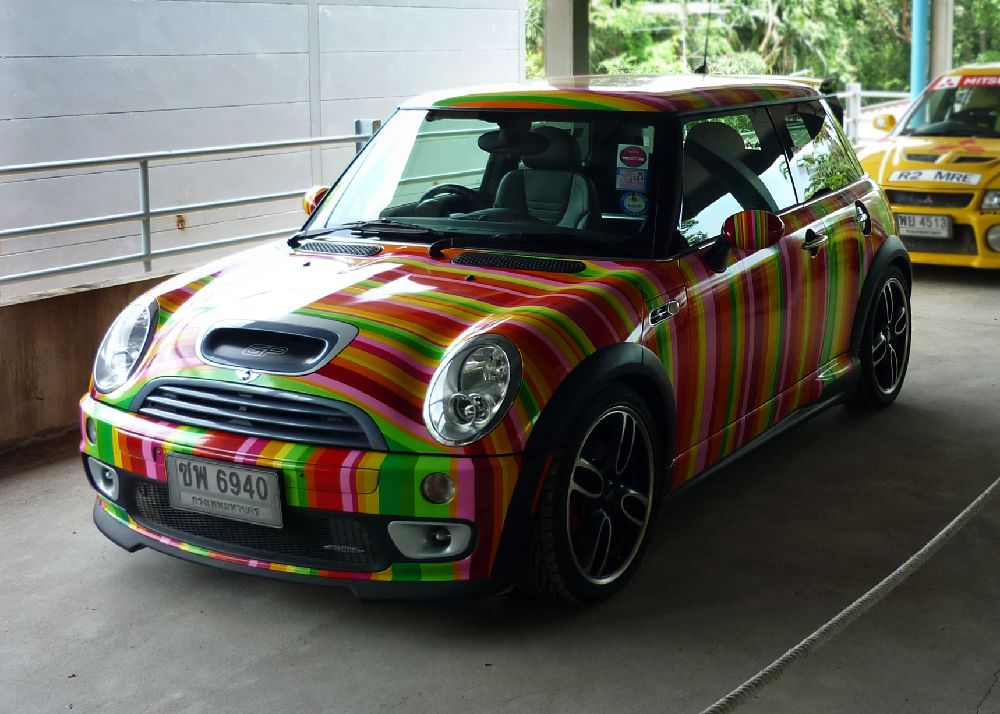 Радуга на колесах.