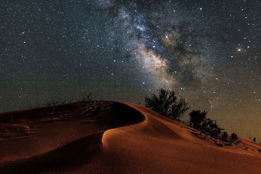 Milky way over Maranjab