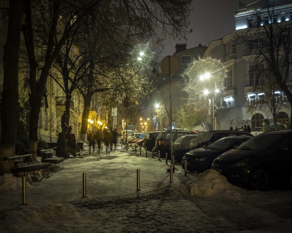 Evening on Desyatinnaya Street