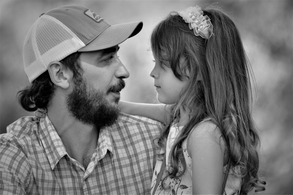 Ты же   меня любишь , папа?