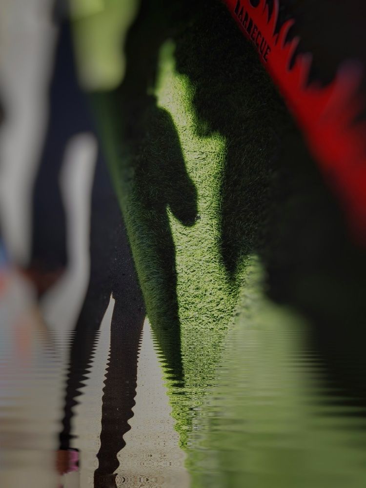 Тени исчезают в полдень