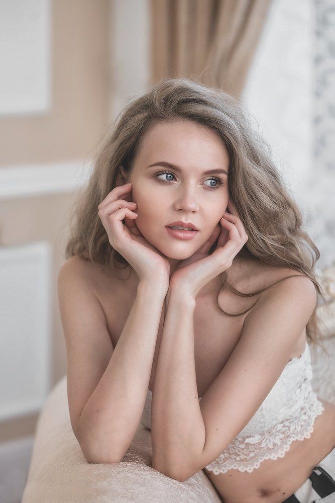 Задумалась