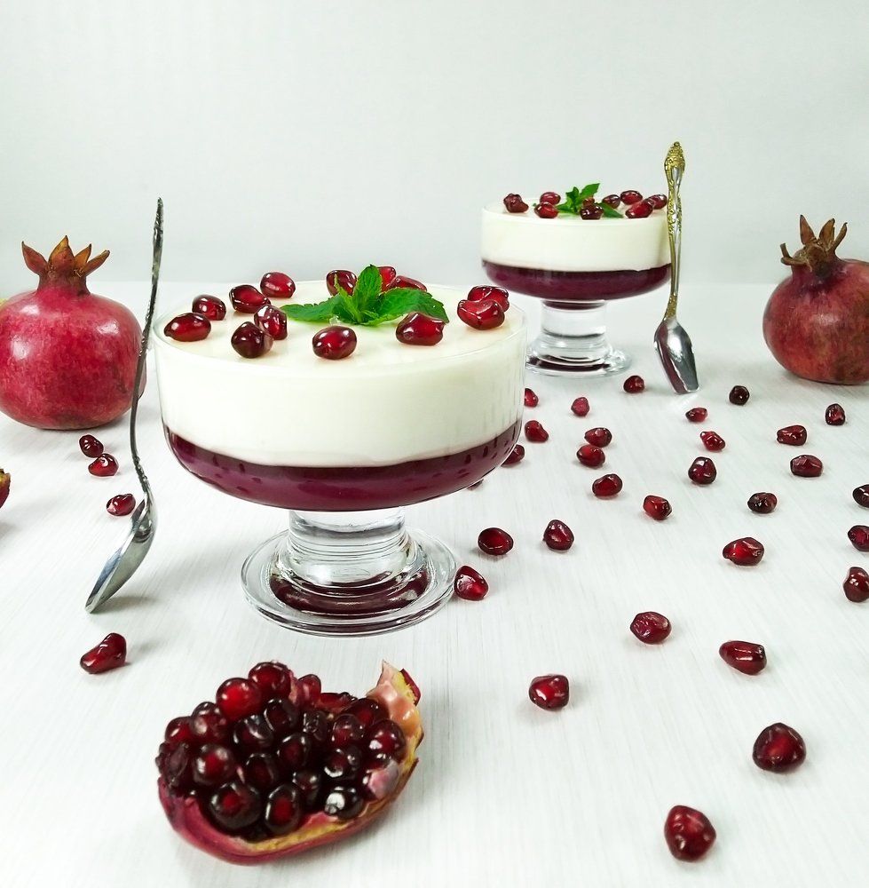 Панна котта с гранатовым джемом