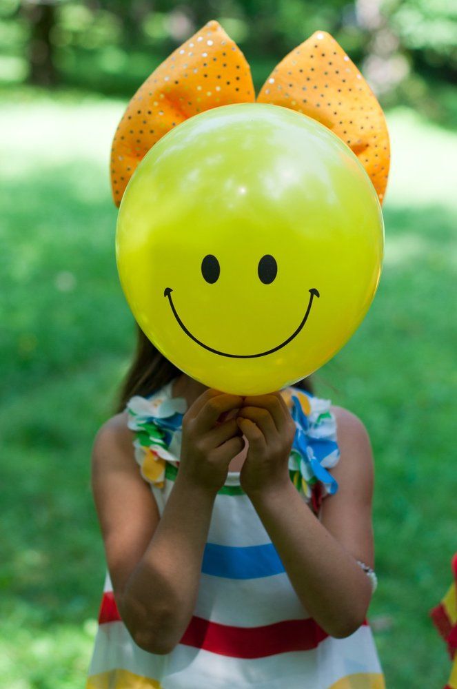 Улыбнись, малышка, улыбнись! /Smile, baby, smile!