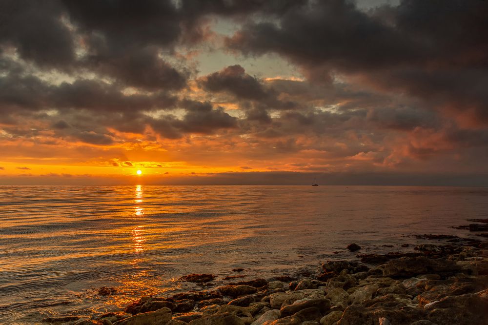 Ах, как красив закат над морем