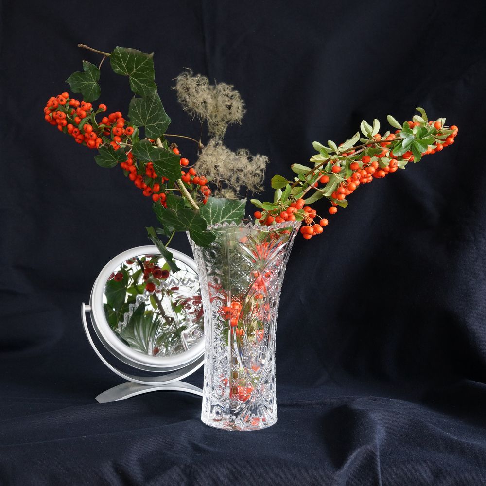 Ваза и зеркало