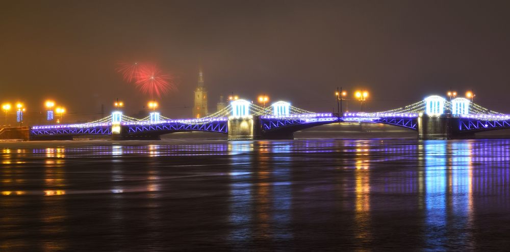 Туман на Неве в Санкт-Петербурге