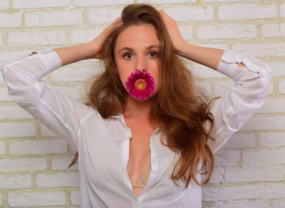 Самое красивое - девушка и цветы