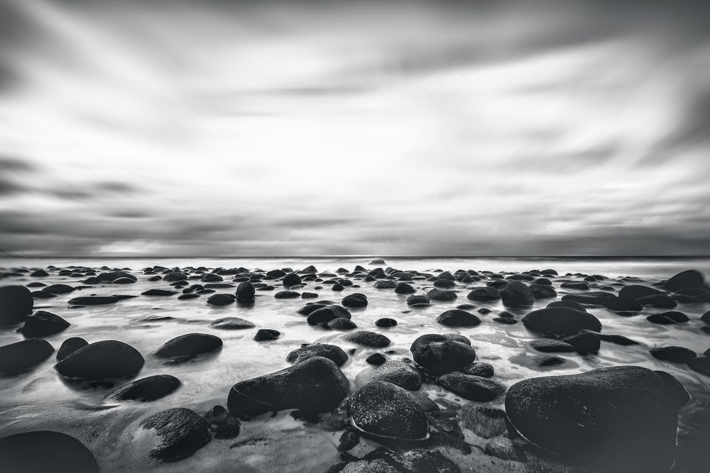 Black Rocks | Uttakleiv Beach