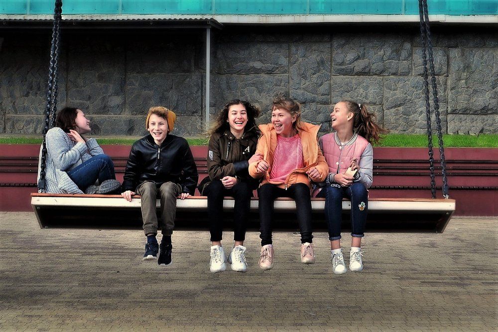 На одной качели..