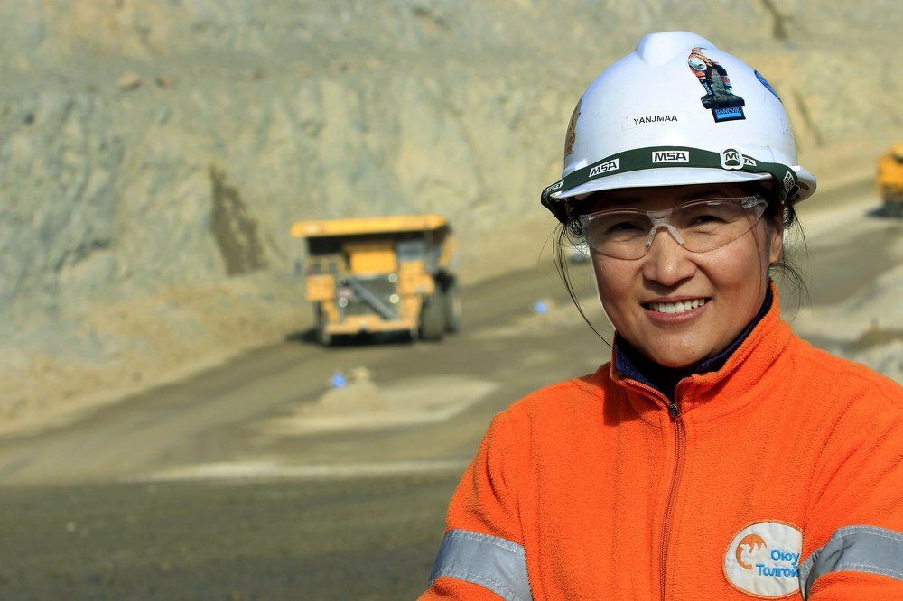 Шахтер монгольская девушка