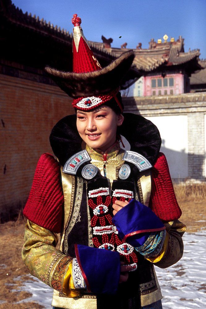 Монгольская национальная одежда