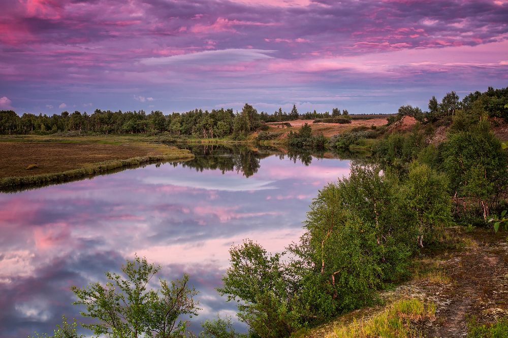 Закат над тундровой рекой
