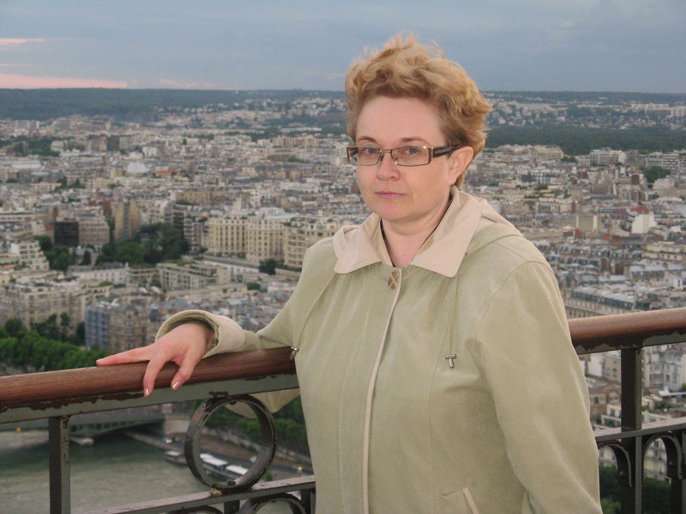 На Эйфелевой башне...