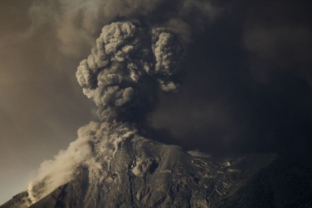 Volcan de Fuego going wild