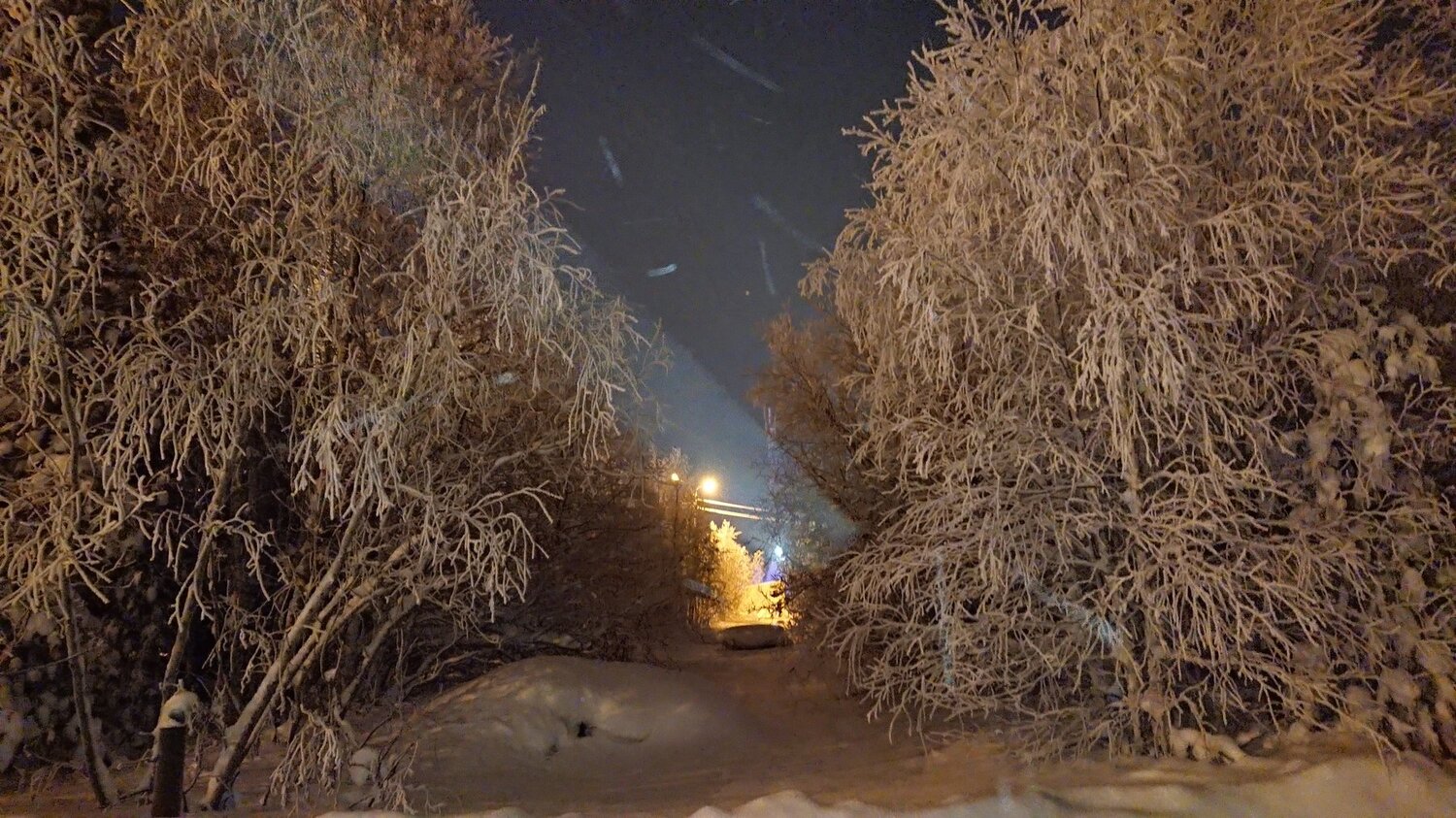 Город зимней ночью