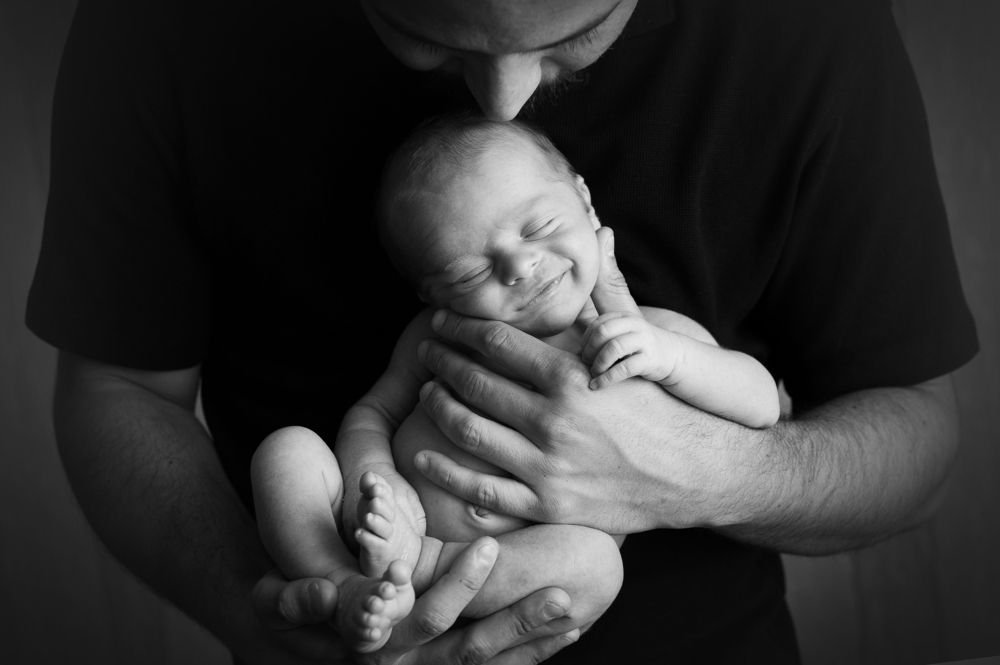 у папы на руках