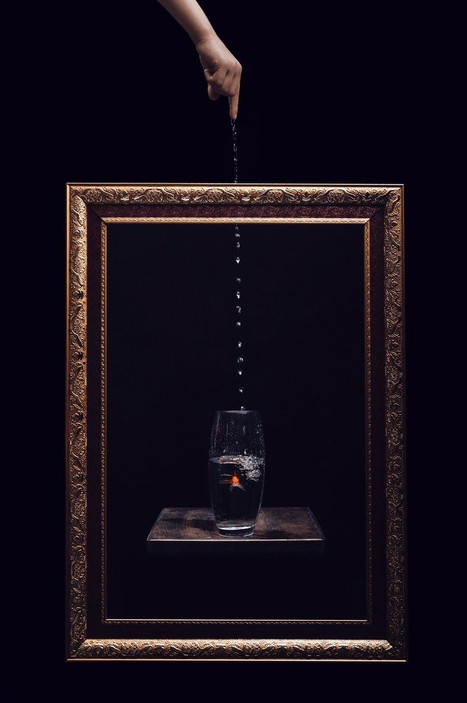 Hope between two worlds