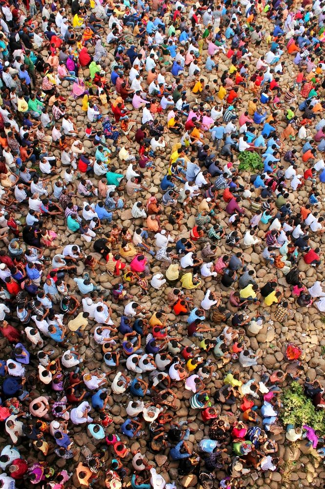 Thousand people crowd