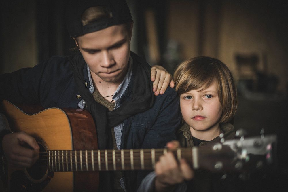 Плечо брата