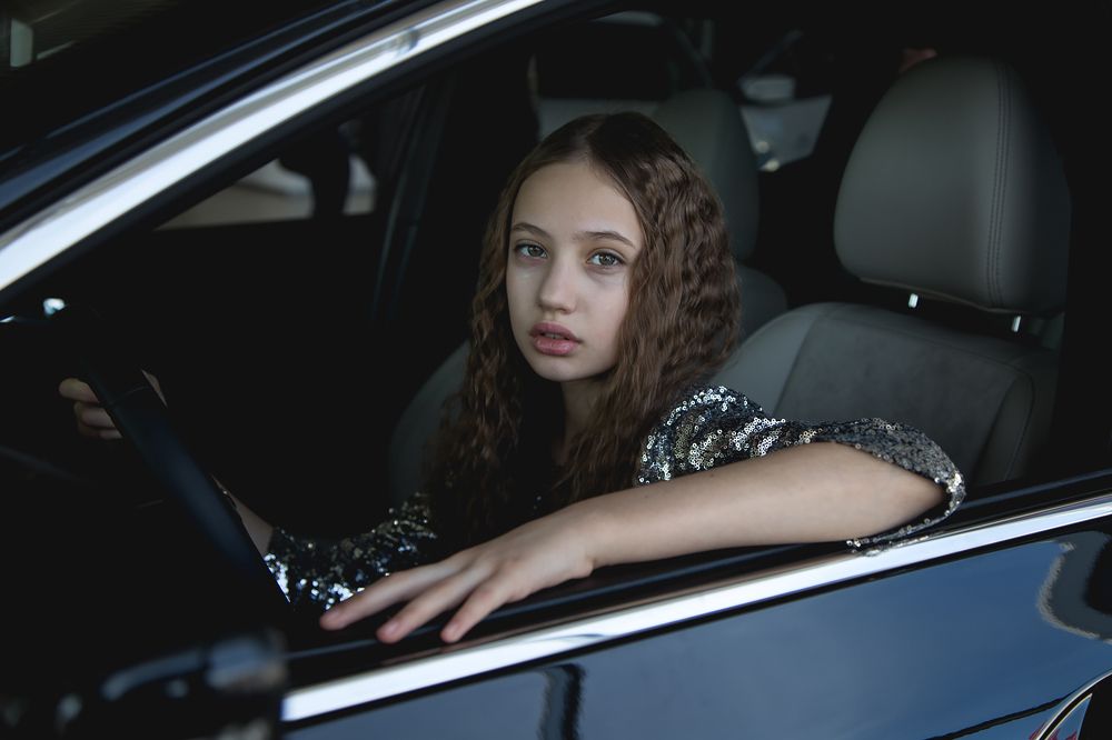 Юная модель