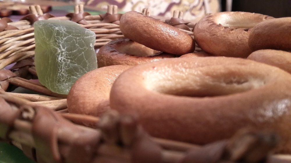 Может чайку?