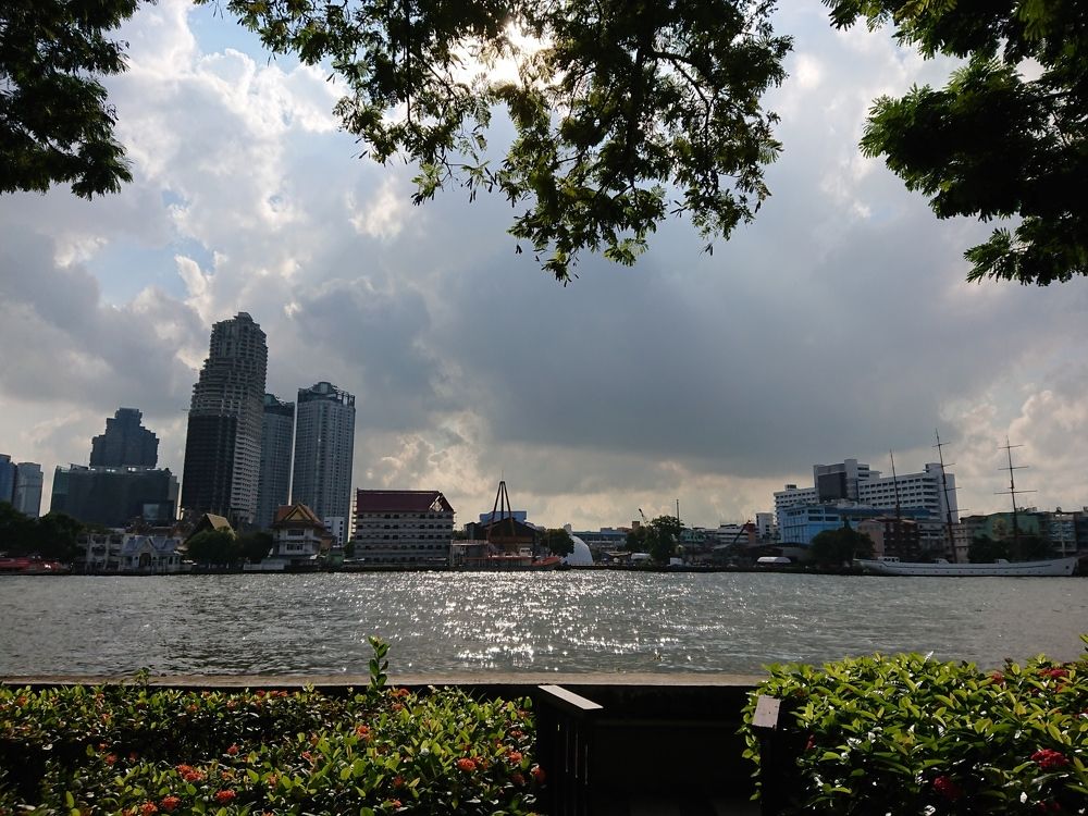 Beautiful Bangkok Riverside