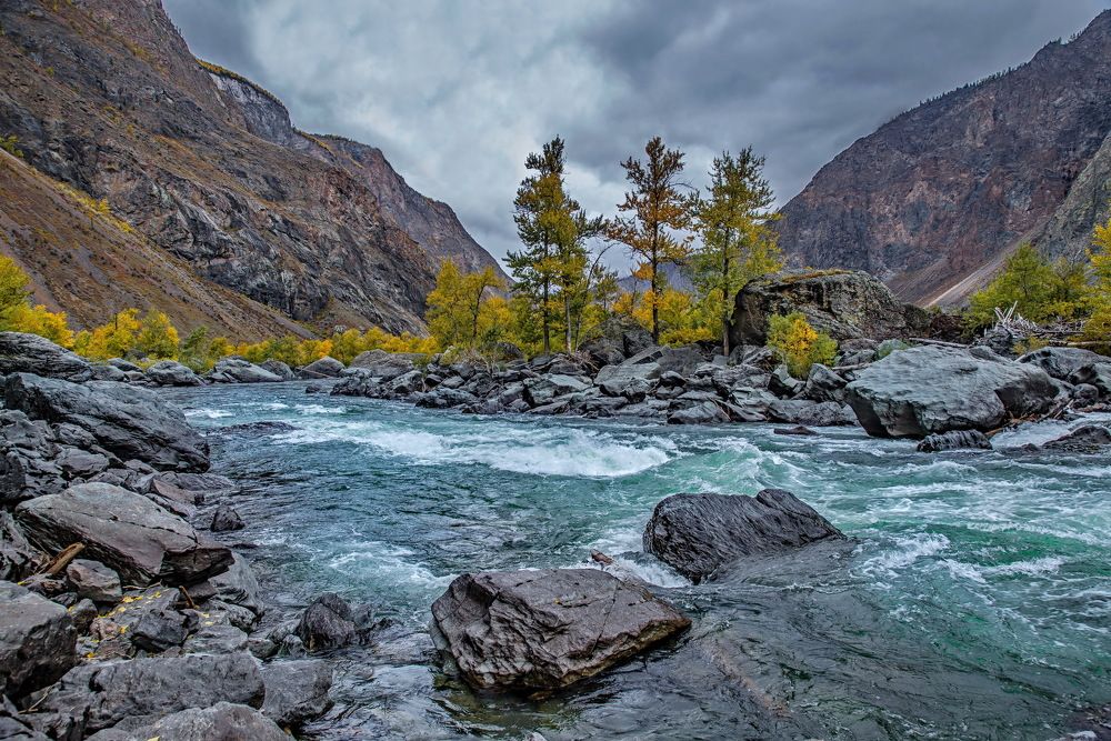Долина  реки  Чулышман