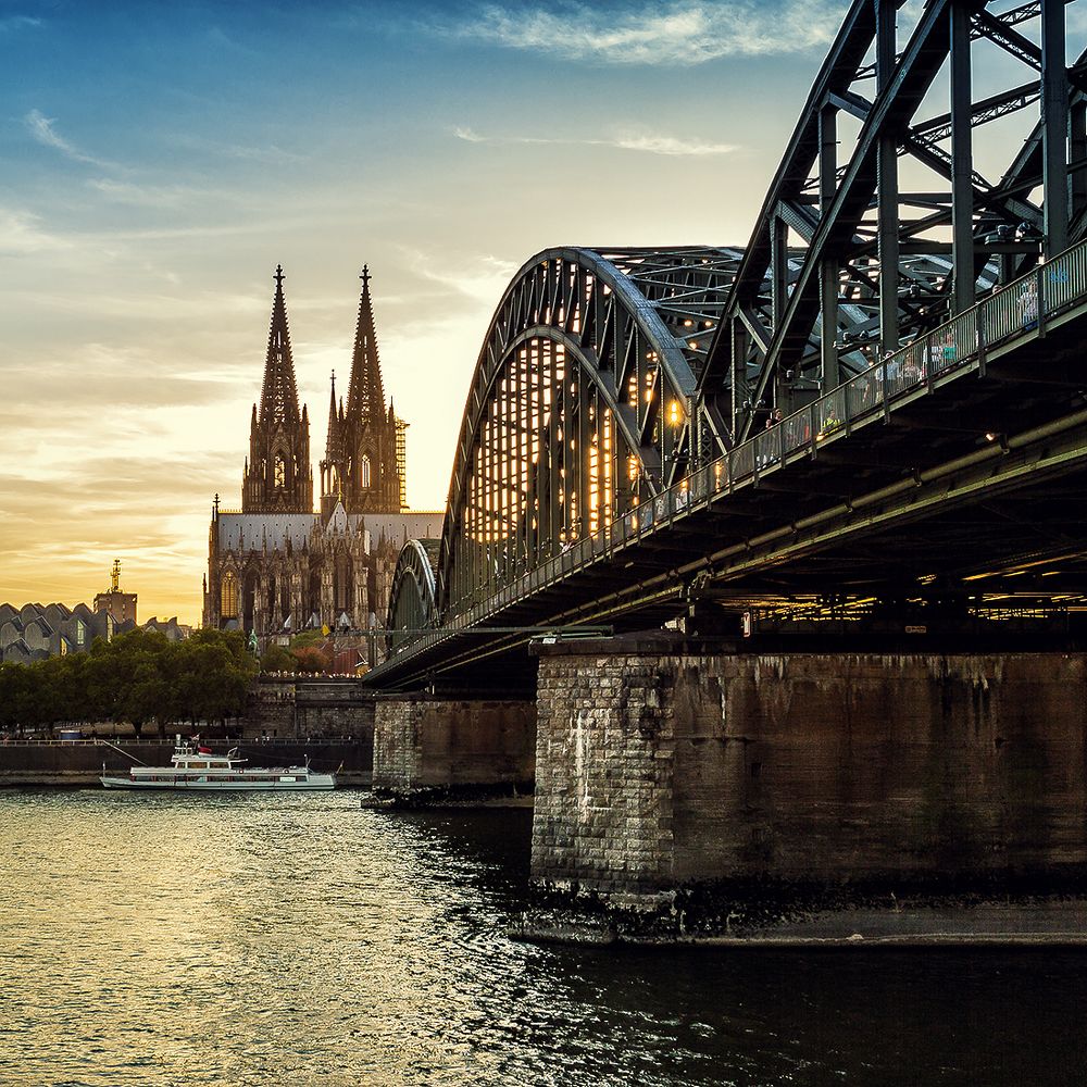 Кёльнский собор на закате.