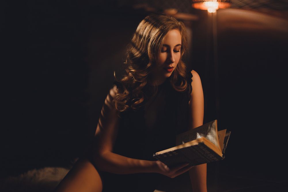 Project Boudoir :: Book-lover